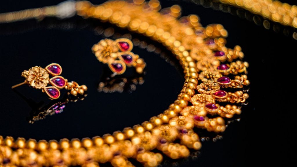 gold | gold price news | gold jewellery | gold jewellery price | gold price | gold silver rate today | gold silver price today | gold price all time high | gold price record high
