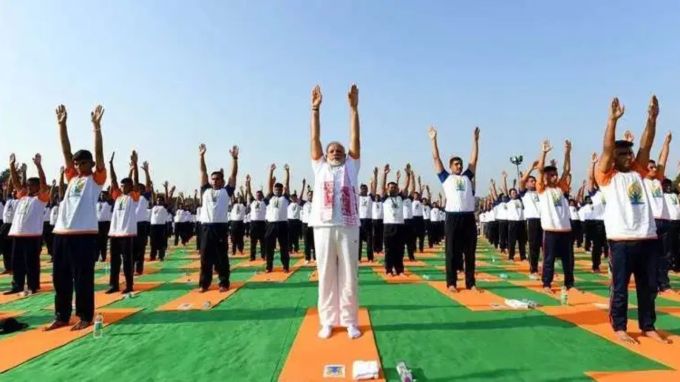 કોવિડ દરમિયાન દેશમાં મોટાભાગના લોકો કોવિડ -19 ની ઝપેટમાં આવ્યા હતા, પરંતુ મોદી જી પાસે આ બીમારી પણ પહોંચી ન હતી. તેમના મજબૂત ઇરાદાઓની જેમ જ મોદી જી નું શરીર પણ મજબૂત છે. મજબૂત અને સ્વસ્થ શરીર માટે પીએમ મોદીની મહેનત અને સમર્પણ જવાબદાર છે. (Source: Narendra Modi/Twitter)