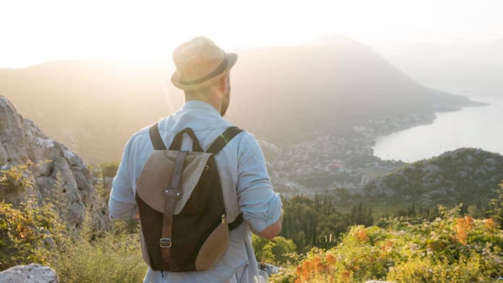 Travel Tour Guide Tips: પ્રવાસ જતી વખતે આ 10 વાતનું ધ્યાન રાખો, યાદગાર રહેશે યાત્રા