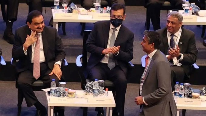 <strong>અદાણી પોર્ટ</strong><br>તાજેતકરમાં અદાણી પોર્ટ્સ ભારતના 7 દરિયાઈ રાજ્યોમાં 13 બંદરો પર પ્રભુત્વ ધરાવે છે. આ સિવાય અદાણી ગ્રુપે ઈઝરાયેલના હાઈફા પોર્ટમાં રોકાણ કર્યું છે. શ્રીલંકાના કોલંબો પોર્ટ અને વિયેતનામના ડા નાંગ પોર્ટમાં પણ રોકાણ કર્યું છે. આ સિવાય અદાણી ગ્રુપ પાસે ઈન્ડોનેશિયા અને તાન્ઝાનિયામાં પણ પોર્ટ છે. (Photo: Indian Express)