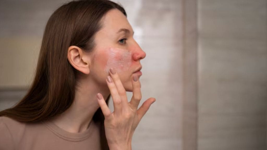 Dry Skin Home Remedies | મોંઘા લોશનની જરૂર નથી, શિયાળા દરમિયાન સ્કિન રહેશે સોફ્ટ અને હાઇડ્રેટેડ, કરો ઘરેલુ ઉપચાર Dry Skin Home Remedies | મોંઘા લોશનની જરૂર નથી, શિયાળા દરમિયાન સ્કિન રહેશે સોફ્ટ અને હાઇડ્રેટેડ, કરો ઘરેલુ ઉપચાર