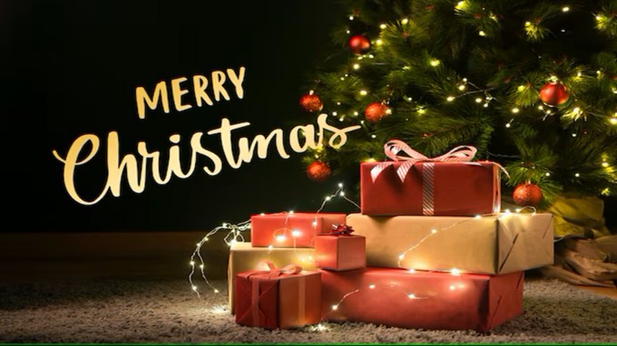 <strong>Santa Claus On Christmas : ક્રિસમસ પર સાન્તા ક્લોઝનું મહત્વ</strong><br>ક્રિસમસના દિવસે ચર્ચમાં પ્રાર્થના યોજાયે છે. ક્રિસમસ પર સાન્તા ક્લોઝનું બહુ મહત્વ હોય છે. લાલ રંગના વસ્ત્રમાં આવતા સાન્તા ક્લોઝ નાના બાળકોને ગીફ્ટ આપે છે અને લોકોની ઇચ્છા પુરી કરે છે. નાતાલ તહેવાર પર લોકો એકબીજાને હેપ્પી મેરી ક્રિસમસ કહીને ક્રિસમસ તહેવારની શુભેચ્છા પાઠવે છે.<br>હેપ્પી મેરી ક્રિસમસ 2024<br>Happy Merry Christmas 2024<br>(Photo: Freepik)