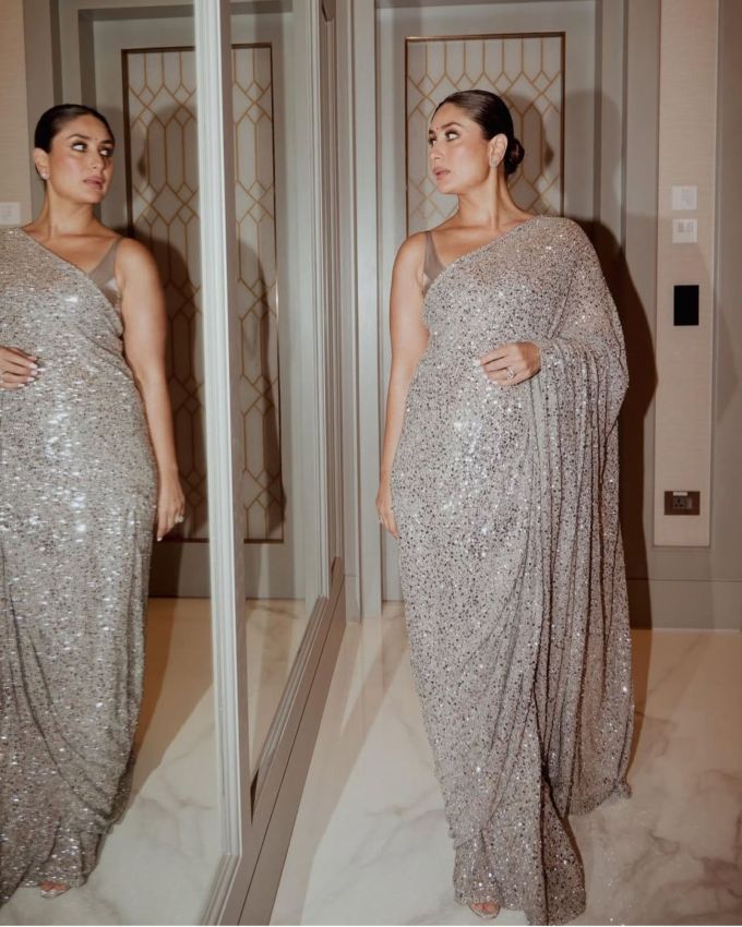 <strong>કરીના કપૂર :</strong> કરીના કપૂર બોલિવૂડની જાણીતી એક્ટ્રેસ છે તે 'બેબો' તરીકે પણ ફેન્સમાં જાણીતી છે. એકટ્રેસએ ઘણી હિટ ફિલ્મો આપી છે, તાજતેરમાં એકટ્રેસ સિંઘમ અગેઇન અને બકિંગહામ મર્ડર્સમાં જોવા મળી હતી, એકટ્રેસ ન માત્ર તેની એકટિંગ પરંતુ તેની ફેશન સ્ટાઇલને લઈને પણ ચર્ચામાં રહે છે. અહીં એકટ્રેસના ગ્લેમરસ સાડી લુક શેર કર્યા છે.