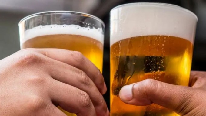 આ કંપની ઓડિશાની સાથે આસામમાં રાઇનો બ્રુઅરી ધરાવે છે. ડેની ડેન્ઝોંગપાની આ બીયર બ્રાન્ડ ભારતના ઉત્તર પૂર્વ રાજ્યોમાં ખૂબ પ્રખ્યાત છે. (Photo: Pexels)