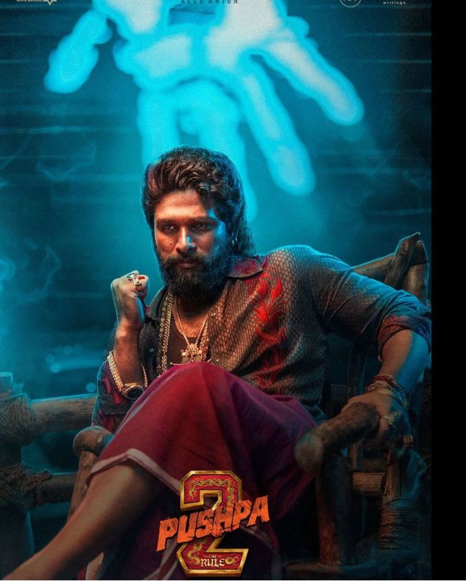 પુષ્પા 2 (Pushpa 2) દિગ્દર્શક સુકુમારની એક્શન ડ્રામા એક બ્લોકબસ્ટર તરીકે ઉભરી આવી છે જેમાં બોક્સ ઓફિસ પર તેના દમદાર પરફોર્મન્સ ચાલુ છે.  મુખ્ય ભૂમિકામાં અલ્લુ અર્જુનને ચમકાવતી આ ફિલ્મે માત્ર ચાર દિવસમાં ભારતમાં ₹ 529.45 કરોડની કમાણી કરી છે, અને તેના વિશ્વવ્યાપી કલેક્શન ₹ 800 કરોડના આંકડાને પાર કરી ગયા છે.