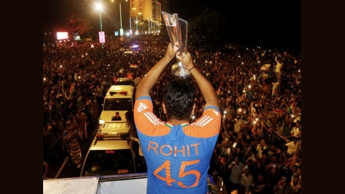 ટી-20 વર્લ્ડ કપ 2024 વિજેતા કેપ્ટન રોહિત શર્માએ ટાઈટલ જીત્યા બાદ ટી-20 ક્રિકેટમાંથી નિવૃત્તિ લઈ લીધી છે. હવે તે માત્ર વન-ડે અને ટેસ્ટ મેચ જ રમે છે. (તસવીર: ImRo45/X)