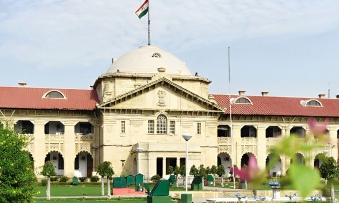 <strong>અલ્હાબાદ હાઈકોર્ટ | Allahabad High Court</strong><br>અલ્હાબાદ હાઈકોર્ટ, 1866માં સ્થપાયેલી, ભારતની સૌથી જૂની હાઈકોર્ટમાંની એક છે. ભારતમાં ન્યાયિક ઇતિહાસના દૃષ્ટિકોણથી તે મહત્વપૂર્ણ છે અને તેની અદભૂત સ્થાપત્ય અને સાંસ્કૃતિક વારસો પણ જોવા લાયક છે. (Photo Source: livelaw.in)