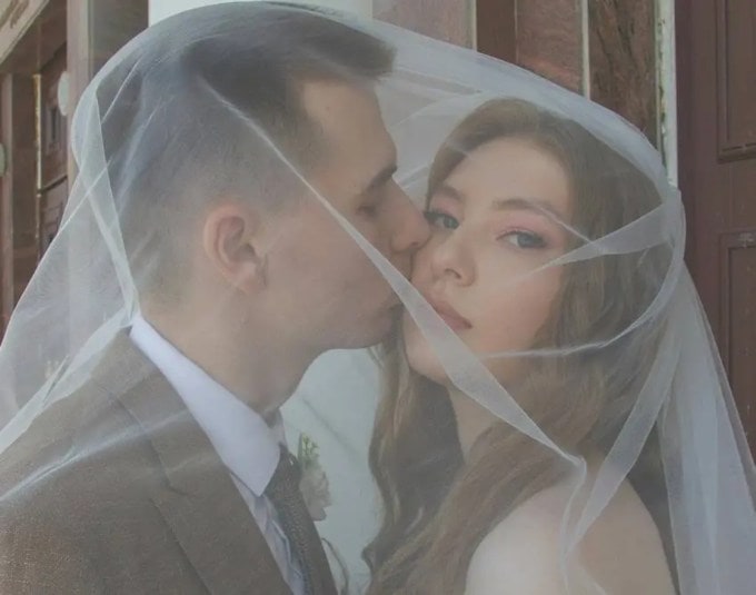 દુનિયાભરમાં એવી ઘણી પરંપરાઓ છે જેને સાંભળ્યા પછી વિશ્વાસ કરવો થોડો મુશ્કેલ હોય છે. લગ્નને લઈને વિવિધ દેશોમાં પણ અલગ-અલગ પરંપરાઓ છે. (Photo: Pexels)