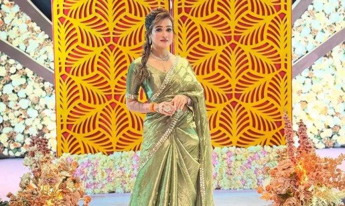 જ્યારે મહાકુંભ શરૂ થયો એટલે કે 13 જાન્યુઆરીએ ત્યારે હર્ષ રિછારિયાના ઇન્સ્ટાગ્રામ એકાઉન્ટ પર લગભગ 667K ફોલોઅર્સ હતા. પરંતુ માત્ર એક જ દિવસમાં 14 જાન્યુઆરી 2025ના રોજ, સમાચાર લખાય ત્યાં સુધીમાં તેના 10 લાખ ફોલોઅર્સ થઈ ગયા છે. એટલે કે માત્ર એક જ દિવસમાં હર્ષ રિચારિયાના ઇન્સ્ટાગ્રામ એકાઉન્ટ પર 3 લાખ 33 હજાર ફોલોઅર્સ વધી ગયા છે. (Photo: Harsha Richhariya/Insta)