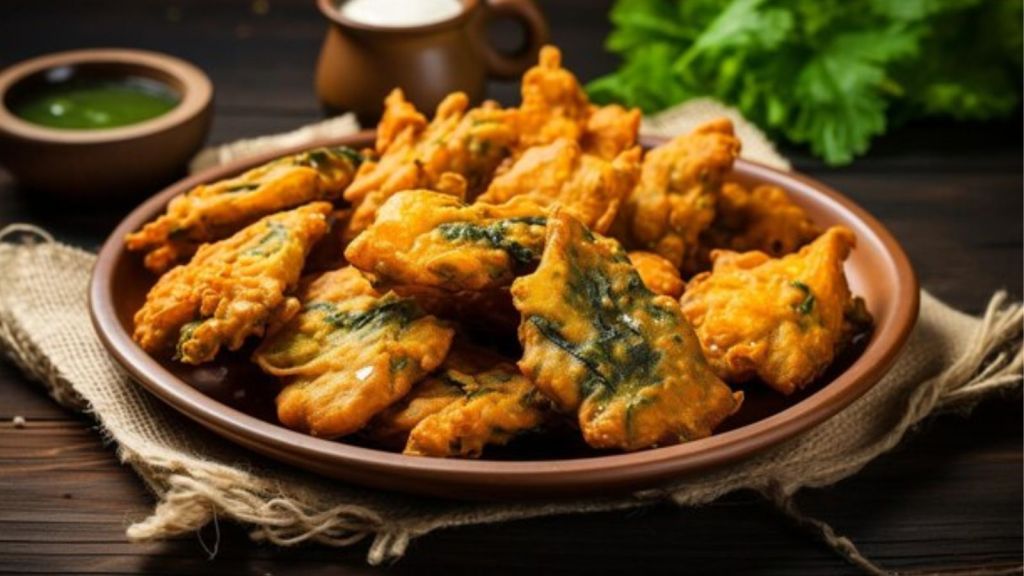 Palak Aloo Pakoda Recipe | પાલક અને બટાકા મિક્ષ કરી બનાવો ટેસ્ટી પાલક આલુ પકોડા, જાણો રેસીપી