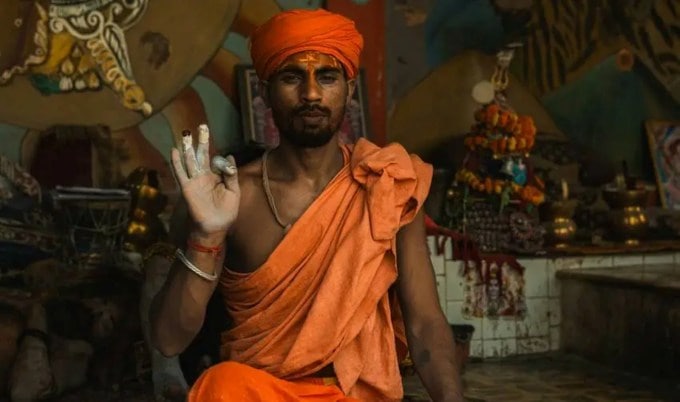 <strong>વિજ્ઞાન શું કહે છે?</strong><br>વૈજ્ઞાનિક દૃષ્ટિકોણ મુજબ, મગજ એ બે ભ્રમરોની વચ્ચે સુષુમ્ના, ઇડા અને પિંગલા નાડીઓના સંવેદનાત્મક તંતુઓનું કેન્દ્ર છે, જેને દિવ્ય આંખ અથવા ત્રીજી આંખની માનવામાં આવે છે. (Photo: Pexels)