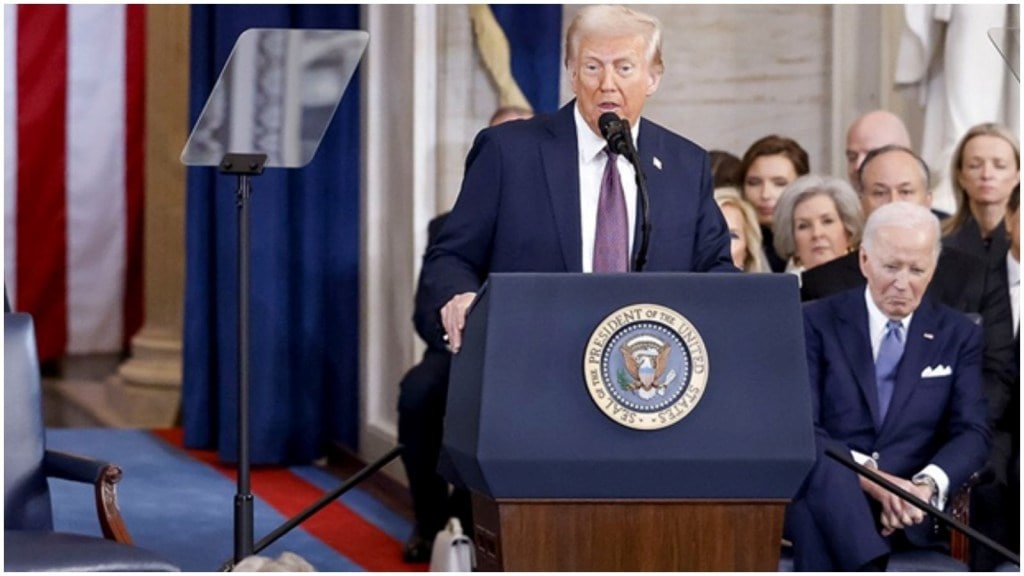 અમેરિકામાં ગેરકાયદે રહેતા લોકો પર ખતરો! ડોનાલ્ડ ટ્રમ્પે કાર્યવાહી શરૂ કરી, 500થી વધારની ધરપકડ અમેરિકામાં ગેરકાયદે રહેતા લોકો પર ખતરો! ડોનાલ્ડ ટ્રમ્પે કાર્યવાહી શરૂ કરી, 500થી વધારની ધરપકડ