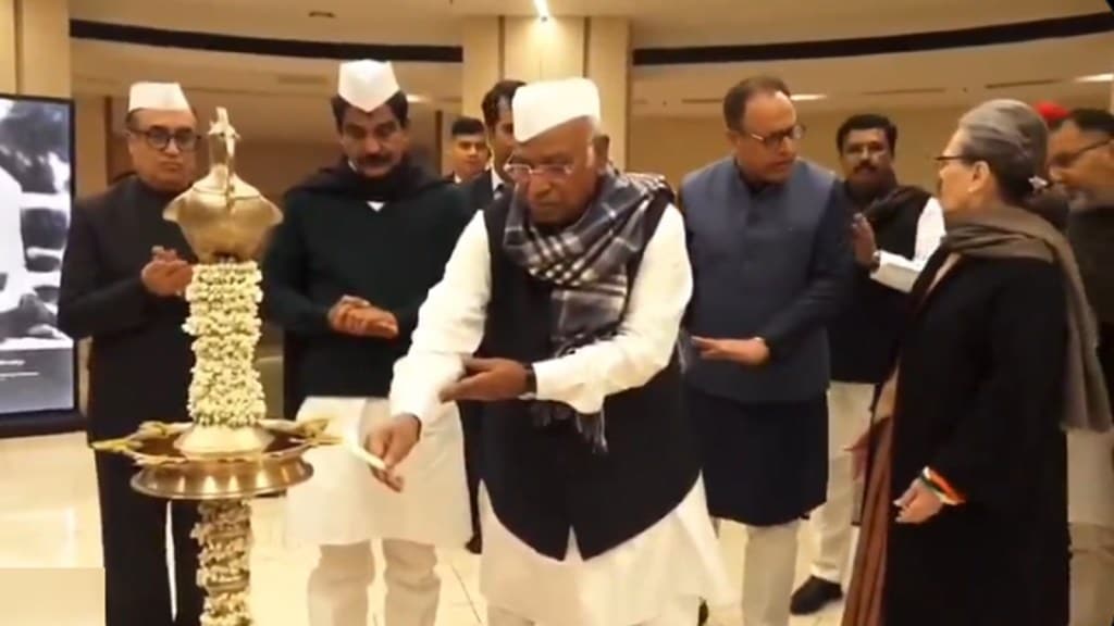 કોંગ્રેસને મળ્યું નવું મુખ્યાલય, સોનિયા-ખડગેએ કર્યું ઉદ્ઘાટન, જાણો 24 અકબર રોડનો ઈતિહાસ કોંગ્રેસને મળ્યું નવું મુખ્યાલય, સોનિયા-ખડગેએ કર્યું ઉદ્ઘાટન, જાણો 24 અકબર રોડનો ઈતિહાસ