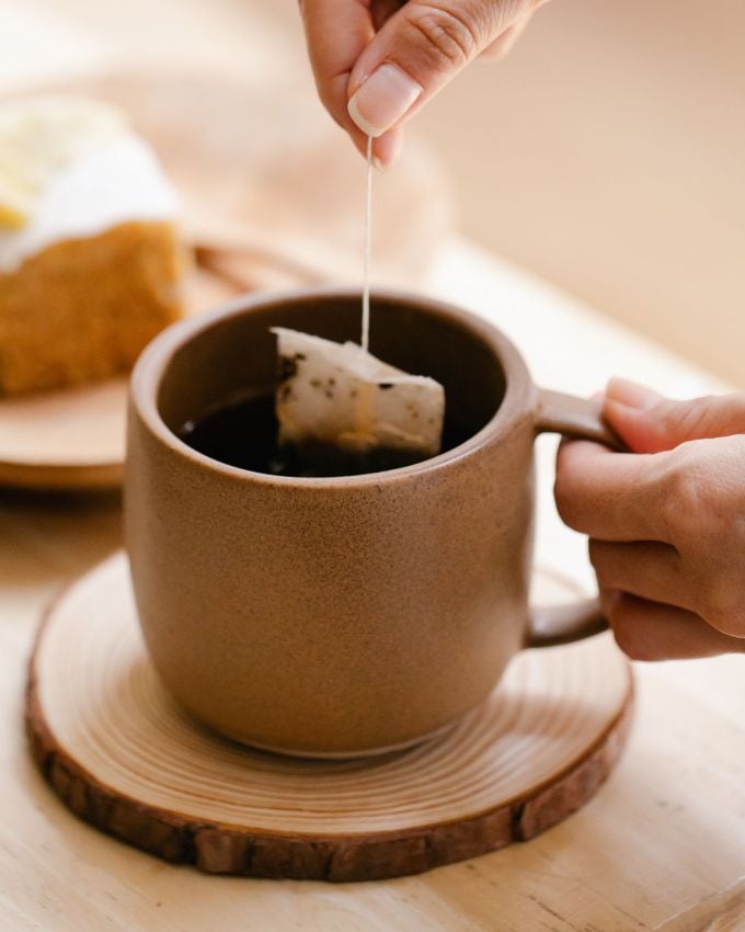 <strong>ગ્રીન ટી બેગ </strong>: ગ્રીન ટી બેગને ગરમ પાણીમાં ત્રણથી પાંચ મિનિટ માટે પલાળી રાખો. પાણી ઠંડું થઈ જાય પછી તેને બગલ પર લગાવો. સુકાઈ ગયા પછી ધોઈ લો. 