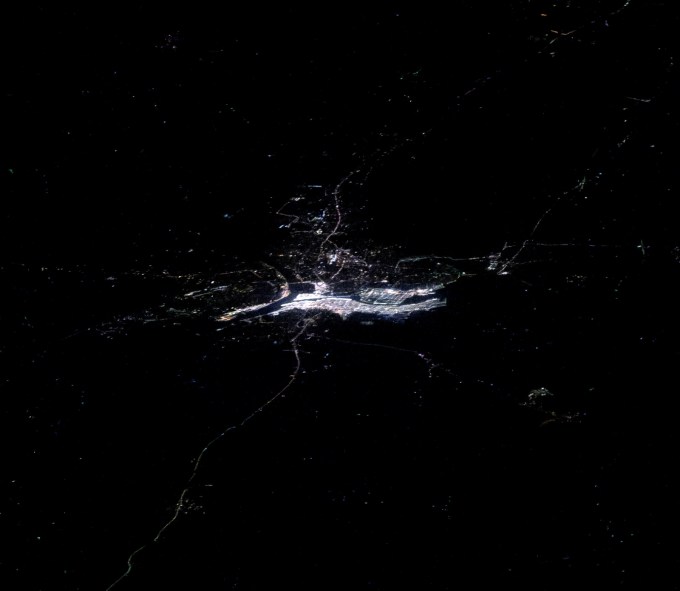 ડોન પેટિટે આંતરરાષ્ટ્રીય અવકાશ મથક (ISS) પરથી મહાકુંભની આ તસવીરો લીધી છે. (તસવીર: Don Pettit/X)
