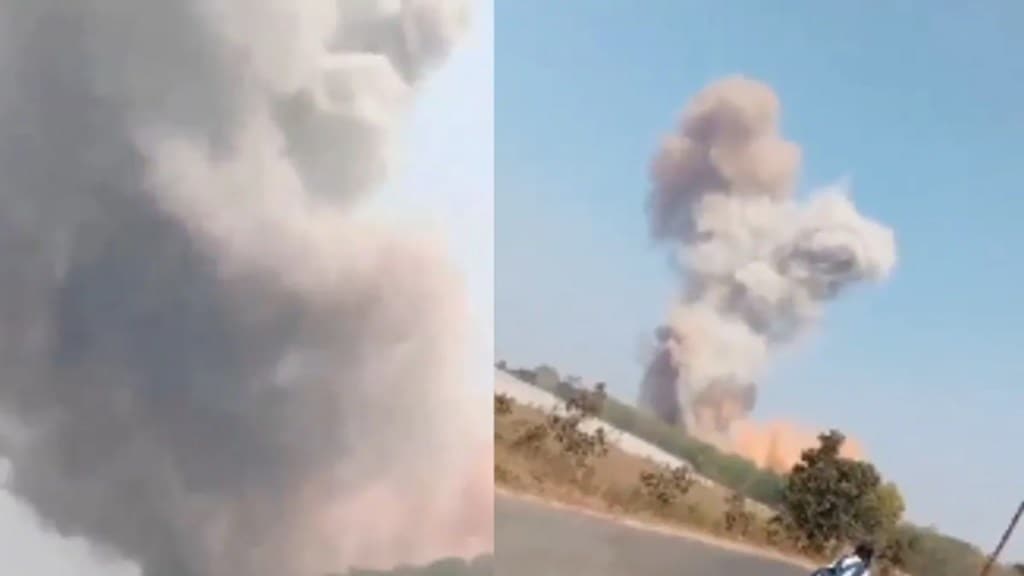 Mumbai Today Live News: મહારાષ્ટ્રની ઓર્ડિનન્સ ફેક્ટરીમાં બ્લાસ્ટ, 5 મજૂરોના મોત, ઘણા લોકો ફસાયેલા