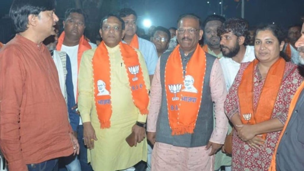 વડોદરામાં વોર્ડ ચૂંટણી પહેલા ભાજપના નેતાની મતદારોને ‘ચેતવણી’, વોટ નહીં મળે તો ઘરો તોડી નંખાવીશ