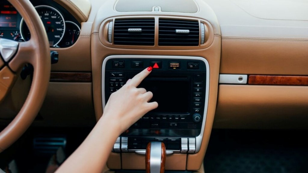 ઉનાળામાં કારનું AC ખરાબ ન થાય તે માટે શું કરવું જોઈએ? જાણો આ ખાસ ટિપ્સ ઉનાળામાં કારનું AC ખરાબ ન થાય તે માટે શું કરવું જોઈએ? જાણો આ ખાસ ટિપ્સ