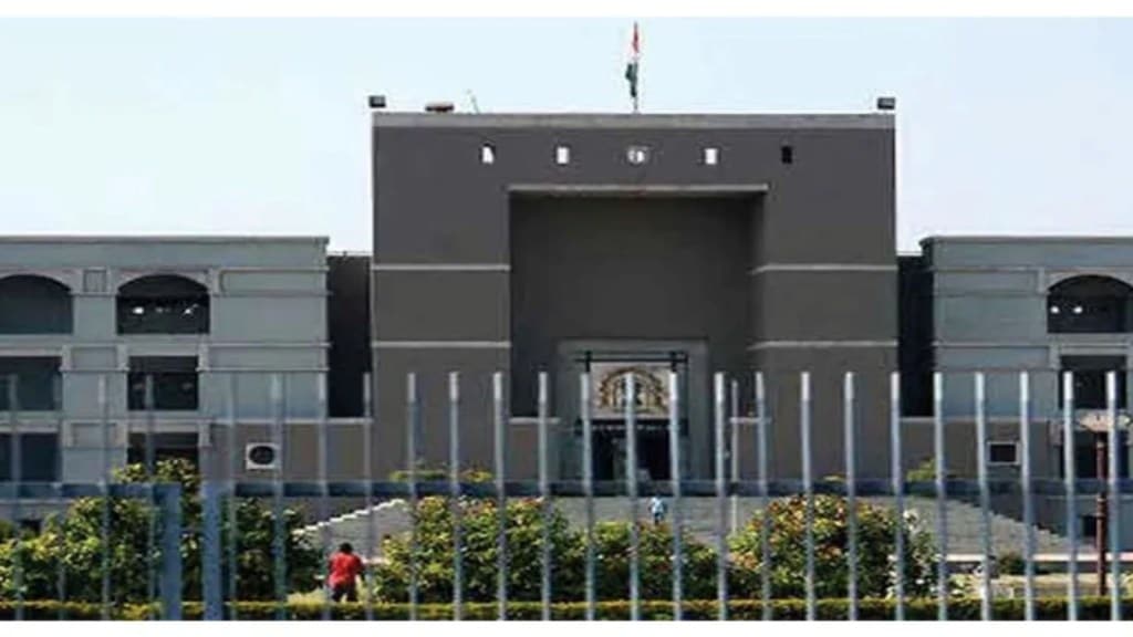 શિક્ષિકાએ કોર્ટમાં ગર્ભપાતની મંજૂરી માંગી, સુરતમાં સગીર વિદ્યાર્થી સાથે થઈ હતી ફરાર