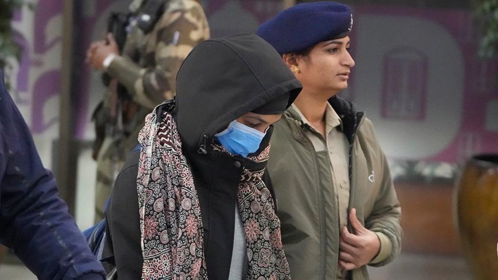 કોઈએ બ્રાઝિલમાં છ મહિના ગાળ્યા, કોઈ સ્ટડી માટે UK ગયું, બે મહિના પહેલા જ મેક્સિકો બોર્ડર પર પકડ્યા, કેટલા રૂપિયા ખર્ચા હતા? કોઈએ બ્રાઝિલમાં છ મહિના ગાળ્યા, કોઈ સ્ટડી માટે UK ગયું, બે મહિના પહેલા જ મેક્સિકો બોર્ડર પર પકડ્યા, કેટલા રૂપિયા ખર્ચા હતા?