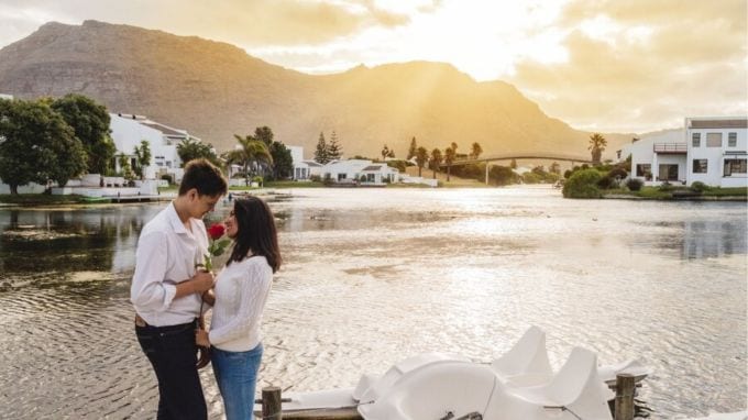 જો તમે પણ ફેબ્રુઆરીમાં તમારા પાર્ટનર સાથે રજાઓ ગાળવા માંગો છો અને ફરવા માટે કોઈ સ્થળ શોધી રહ્યા છો, તો આ લેખ તમારા માટે છે. ચાલો તમને જણાવીએ કે તમે કયા રોમેન્ટિક સ્થળોની મુલાકાત લઈ શકો છો.(પ્રતિકાત્મક તસવીર - photo-freepik)