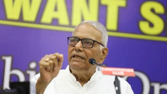 નિર્મલા સીતારમણ પહેલા આ રેકોર્ડ ભાજપના નેતા જસવંત સિંહના નામે હતો. તેમનું 2003નું બજેટ ભાષણ 2 કલાક અને 15 મિનિટ ચાલ્યું હતું. (તસવીર: Indian Express)