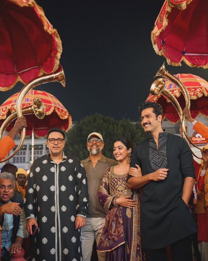 છાવા ફિલ્મ લક્ષ્મણ ઉતેકર દ્વારા દિગ્દર્શિત, વિકી કૌશલ અને <a href="https://gujarati.indianexpress.com/about/rashmika-mandanna/" data-type="URL" data-id="https://gujarati.indianexpress.com/about/rashmika-mandanna/">રશ્મિકા મંદાના</a> સિવાય અક્ષય ખન્ના, આશુતોષ રાણા, દિવ્યા દત્તા , વિનીત કુમાર સિંહ અને સંતોષ જુવેકર સહિત શાનદાર સહાયક કલાકારો છે , જેઓ બધા જ ફિલ્મમાં મહત્વપૂર્ણ ભૂમિકાઓ ભજવે છે.