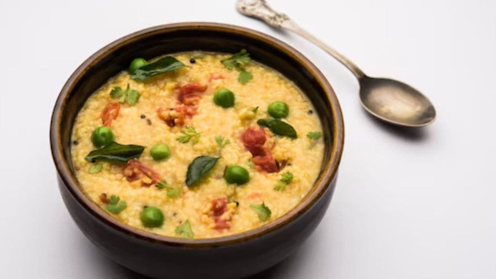 શાકભાજી મિક્સ કરી બનાવો હેલ્ધી દલિયા, સરળ રેસીપી નોંધી લો