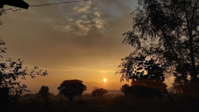 છત્તીસગઢમાં સ્થિત મેનપત, બર્નવાપારા વન્યજીવ અભયારણ્ય, ચિત્રકૂટ, રાયપુર અને ભિલાઈ જેવા પ્રખ્યાત સ્થળોની મુલાકાત લેવા દર મહિને હજારો પ્રવાસીઓ આવે છે. છત્તીસગઢમાં હાજર સરગુજા એક એવું અદભૂત અને સુંદર સ્થળ છે, જેના વિશે બહુ ઓછા લોકો જાણે છે. આવી સ્થિતિમાં આજે આ લેખ દ્વારા અમે તમને સરગુજાની વિશેષતા અને નજીકમાં આવેલી કેટલીક સુંદર જગ્યાઓ વિશે જણાવવા જઈ રહ્યા છીએ.(Photo-Social media)