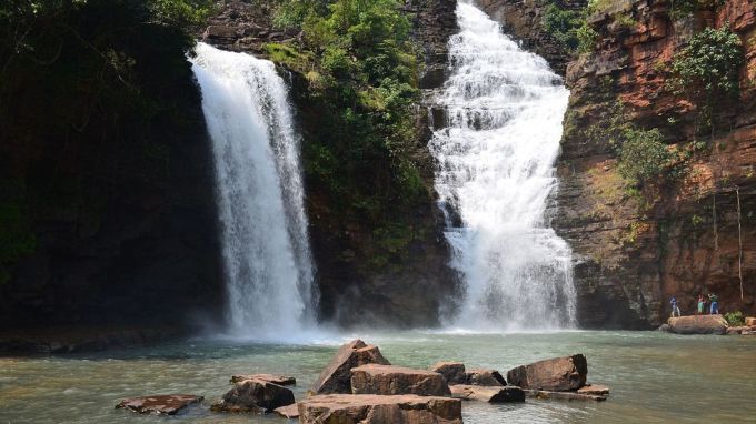 સરગુજાનો ઇતિહાસ : સરગુજા તેની સુંદરતા ઉપરાંત તેના ઇતિહાસ માટે પણ જાણીતું છે. તેથી, તમારા માટે સરગુજાનો ઇતિહાસ જાણવો ખૂબ જ મહત્વપૂર્ણ છે. રામાયણ કાળ દરમિયાન આ સ્થળ દંડકારણ્ય તરીકે જાણીતું હતું. જ્યારે અન્ય ઘણા લોકો માને છે કે તે પહેલા ડાંડોર તરીકે પણ ઓળખાતું હતું. (Photo-wikipedia)