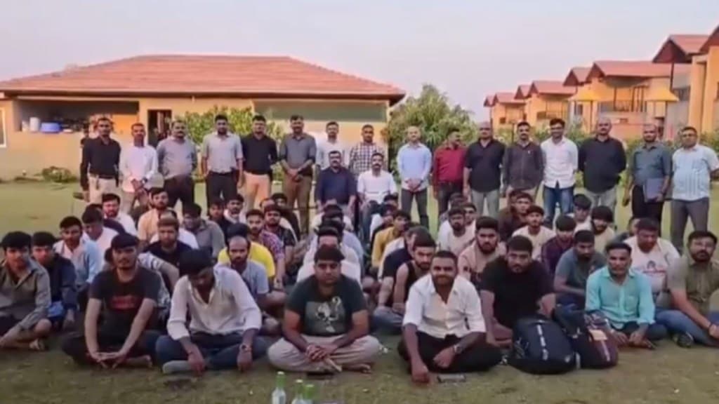 જૂનાગઢમાં રિસોર્ટમાં ચાલતું જુગારધામ; 55 જુગારીઓની ધરપકડ, 2.90 કરોડનો મુદ્દામાલ જપ્ત જૂનાગઢમાં રિસોર્ટમાં ચાલતું જુગારધામ; 55 જુગારીઓની ધરપકડ, 2.90 કરોડનો મુદ્દામાલ જપ્ત