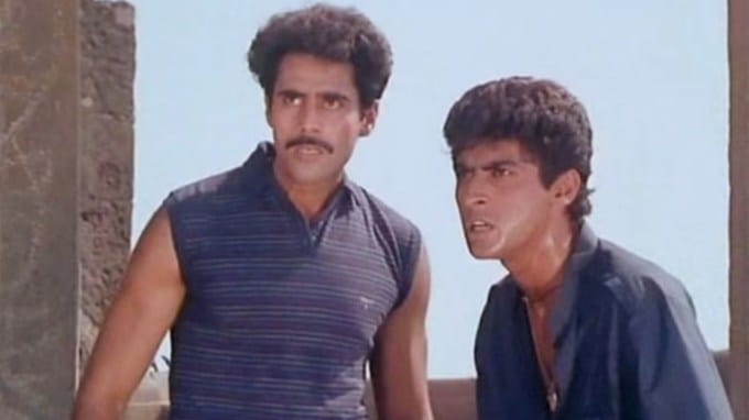 ભારતીય સિનેમામાં હોરર ફિલ્મોની એક અલગ જ દુનિયા રહી છે અને આ દુનિયાના ખરા રાજા રામસે બ્રધર્સ હતા. 80 અને 90 ના દાયકામાં તેમણે ઘણી હોરર ફિલ્મો બનાવી જે ઓછા બજેટની હોવા છતાં સુપરહિટ સાબિત થઈ. આમાંની એક ફિલ્મ 1984માં રિલીઝ થયેલી 'પુરાના મંદિર' હતી. (તસવીર: ફિલ્મમાંથી)