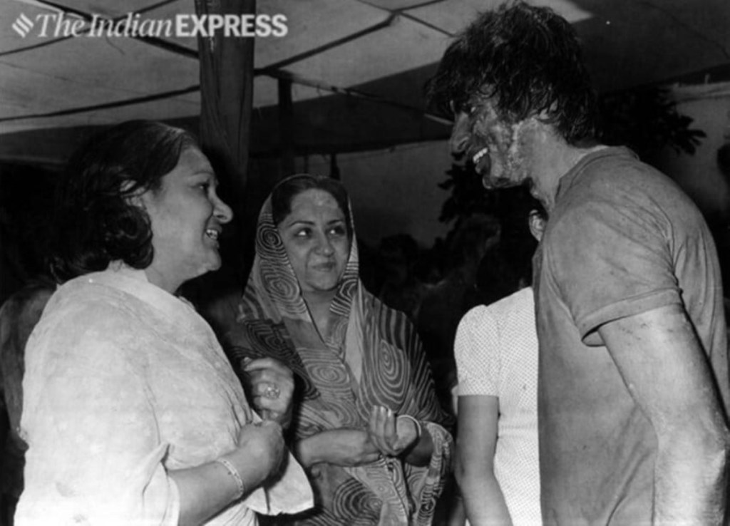 Bollywood star-studded Holi parties, Amitabh Bachchan at Raj Kapoor’s Holi party,