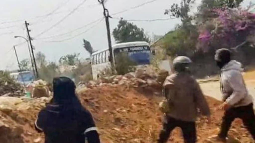 Gujarati News 8 March 2025 : મણિપુરમાં ફ્રી મૂવમેન્ટના પહેલા જ દિવસે કુકી પ્રદર્શનકારીઓની સુરક્ષા દળો સાથે ઝડપ, એકનું મોત Gujarati News 8 March 2025 : મણિપુરમાં ફ્રી મૂવમેન્ટના પહેલા જ દિવસે કુકી પ્રદર્શનકારીઓની સુરક્ષા દળો સાથે ઝડપ, એકનું મોત