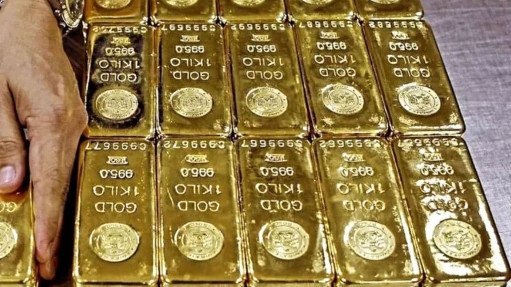 Gold Price : ભારત કરતા પાકિસ્તાનમાં સોનું 4 ગણું મોંઘું, 10 ગ્રામનો ભાવ જાણી ચોંકી જશો
