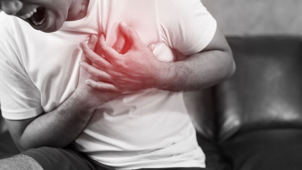 Mini Heart Attack: મીની હાર્ટ એટેકના લક્ષણો ક્યાં છે? નજરઅંદાજ કરવું ભારે પડશે, જાણો એક્સપર્ટ્સ પાસેથી