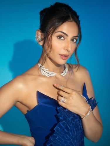 રકુલ પ્રીત સિંહ ‘રોયલ’ બ્લુ લુક, ફેન્સ થયા દિવાના