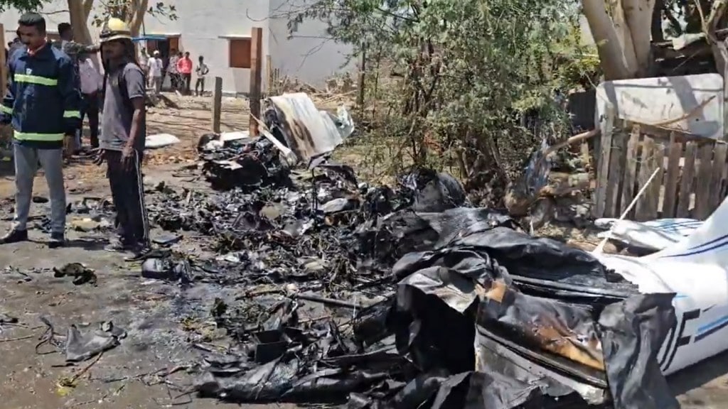 અમરેલીમાં ખાનગી કંપનીનું ટ્રેનિંગ પ્લેન ક્રેશ, એકનું મોત, સ્થાનિક લોકોમાં ફફડાટ,  જુઓ Video