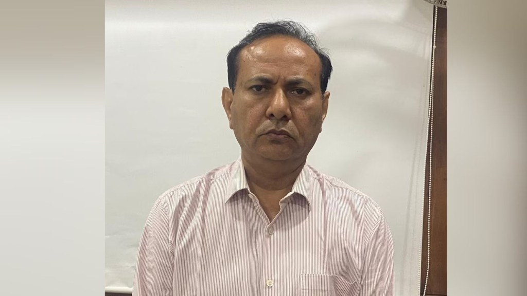 ગુજરાત: 30 લાખની લાંચ કેસમાં અધિક સચિવ અને નિવૃત્ત ડિનની સંપત્તિ મુદ્દે તપાસ હાથ ધરાઈ ગુજરાત: 30 લાખની લાંચ કેસમાં અધિક સચિવ અને નિવૃત્ત ડિનની સંપત્તિ મુદ્દે તપાસ હાથ ધરાઈ