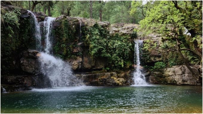 બેરીનાગ હિલ સ્ટેશન (Berinag Hill Station) : હિમાલયના ખોળામાં આવા ઘણા અનન્ય અને સાંભળ્યા ન હોય તેવા સ્થળો છે જ્યાં તેઓને બીજે ક્યાંય જવાનું મન થશે નહીં. આ બીજું કોઈ નથી, પરંતુ બેરીનાગ. તે ઉત્તરાખંડના પૈહોરાગ જિલ્લામાં સ્થિત છે.(photo-wikipedia)