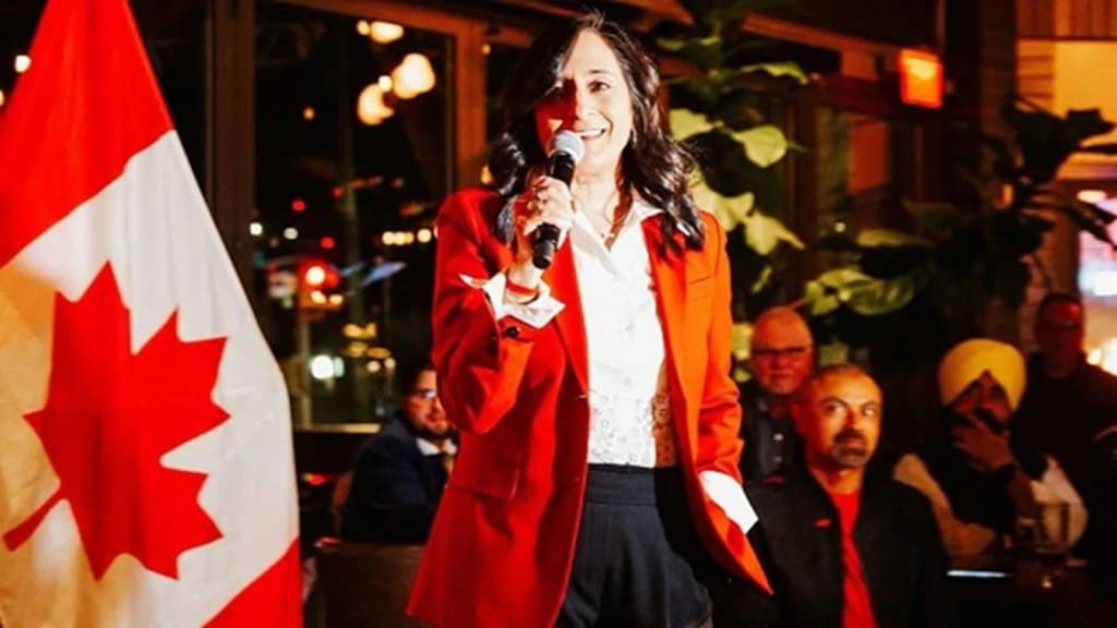 Anita Anand : કોણ છે અનિતા આનંદ? કેનેડાના પહેલા હિન્દુ વિદેશ મંત્રી, ગીતા ઉપર હાથ રાખીને લીધા શપથ