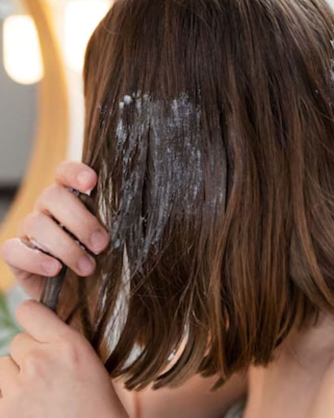 <strong>સામગ્રી :</strong> 2 ચમચી એલોવેરા જેલ, 3 ચમચી દહીં, 1 ચમચી નાળિયેર તેલ, 1 ચમચી મધ