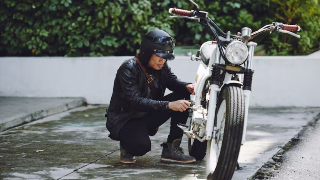 monsoon road safety tips, monsoon driving safety tips,