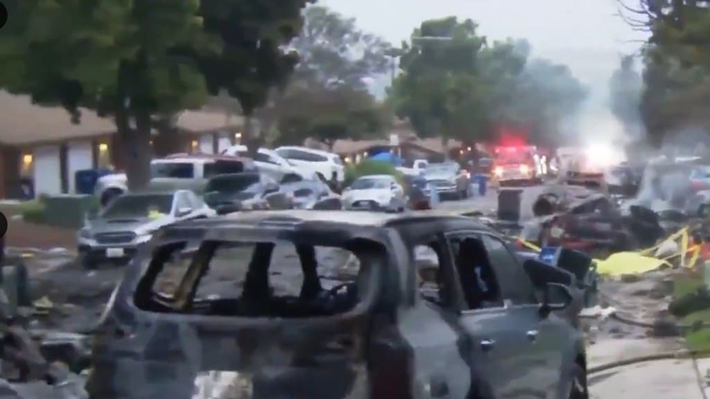 Today News Live updates : અમેરિકામાં ઘર પર વિમાન ક્રેશ થતાં જ લાગી આગ, 2 લોકોના મોત