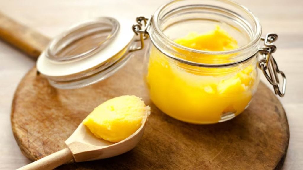 દરરોજ ખાલી પેટે એક ચમચી ઘી ખાવાથી શરીર રહેશે નિરોગી! દરરોજ ખાલી પેટે એક ચમચી ઘી ખાવાથી શરીર રહેશે નિરોગી!