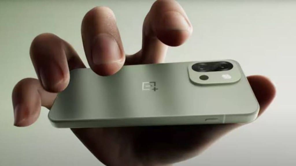 લોન્ચ પહેલા લીક થઇ ગઇ OnePlus 13s ની કિંમત, iPhone જેવું નવું પ્લસ કી હશે, જાણો ડિટેલ્સ