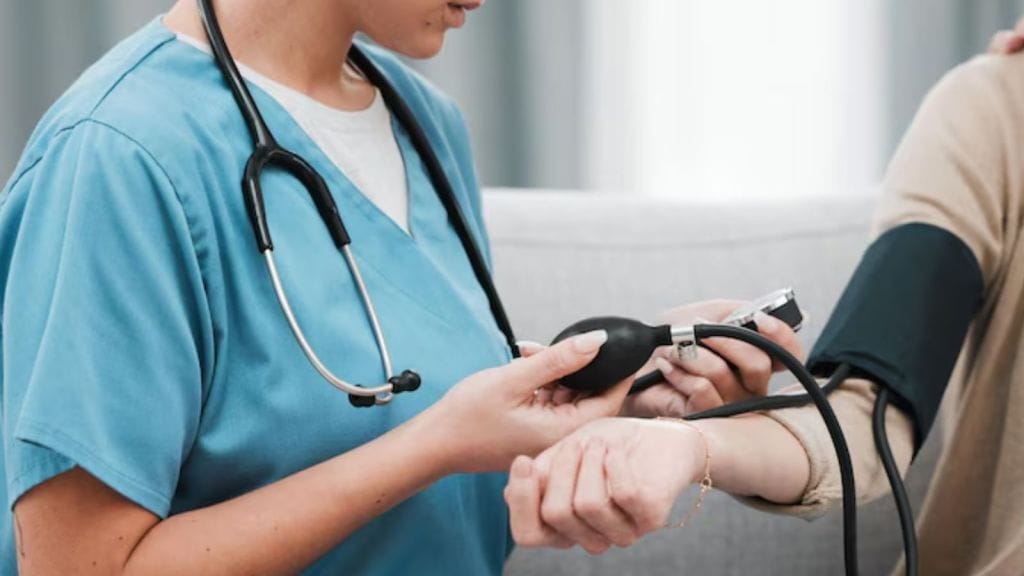 તણાવને કારણે બ્લડ પ્રેશર વધે છે? આ ટિપ્સ છે રામબાણ તણાવને કારણે બ્લડ પ્રેશર વધે છે? આ ટિપ્સ છે રામબાણ