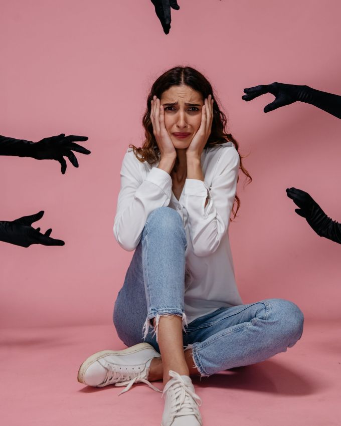 <strong>તણાવમાં રાહત : </strong>જે લોકો હંમેશા તણાવમાં રહે છે અથવા ચિંતિત રહે છે તેમના માટે ત્રિકોણાસન એક યોગ આસન છે જે રાહત આપે છે. આમ કરવાથી મન શાંત થાય છે અને મન હળવું લાગે છે.