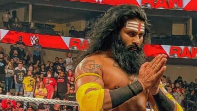 રિંકુ કહે છે, "માત્ર ભારતની સંસ્કૃતિ અને આધ્યાત્મિકતાને જાણીને જ વ્યક્તિ સાચી શાંતિ અને સફળતા પ્રાપ્ત કરી શકે છે." તેમની યાત્રા દર્શાવે છે કે જ્યારે જીવનમાં સંતુલન અને યોગ્ય દિશા હોય છે, ત્યારે વ્યક્તિ ફક્ત વ્યક્તિગત ખુશી જ નહીં પરંતુ અન્ય લોકોના જીવનને પણ પ્રેરણા આપી શકે છે. (Photo Source: Rinku Rajput/Facebook) <strong>આ પણ વાંચો: <a href="https://gujarati.indianexpress.com/photos/news/10-horrifying-pictures-of-ahmedabad-plane-crash-rp/">અમદાવાદ પ્લેન ક્રેશ દુર્ઘટના પછીની 10 ભયાનક તસવીરો</a></strong>