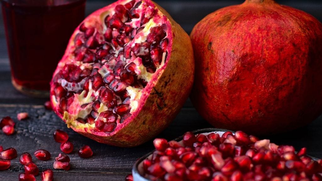 રોજ વાટકી દાડમ ખાશો તો થશે અઢળક ફાયદા ! અહીં જાણો રોજ વાટકી દાડમ ખાશો તો થશે અઢળક ફાયદા ! અહીં જાણો